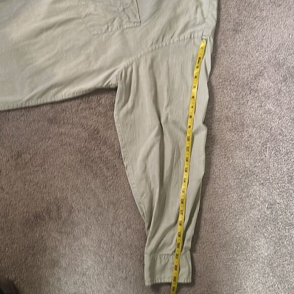 Gap Men’s Khaki Button Down Shirt! - Picture 5 of 7